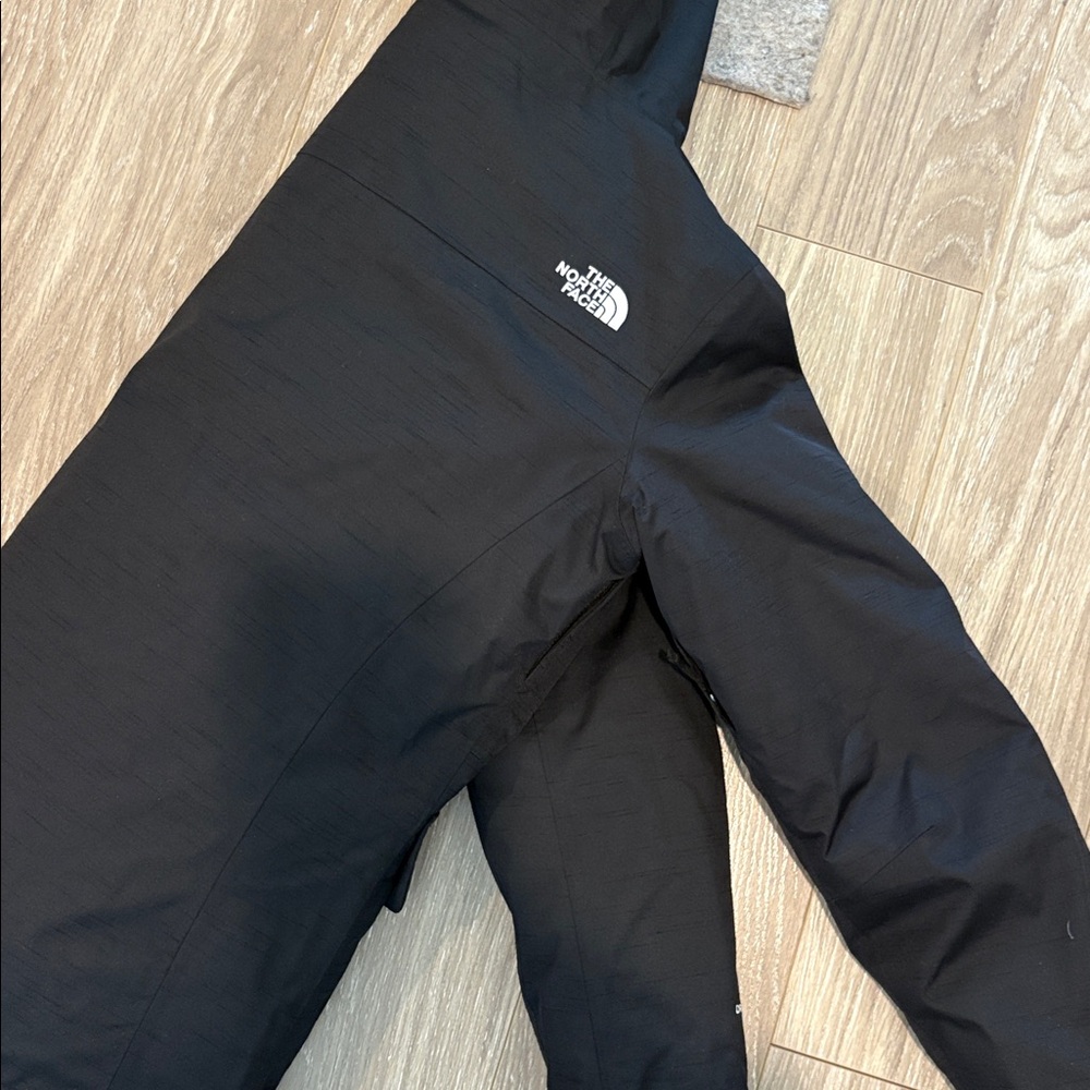 The North Face XS - Picture 3 of 3